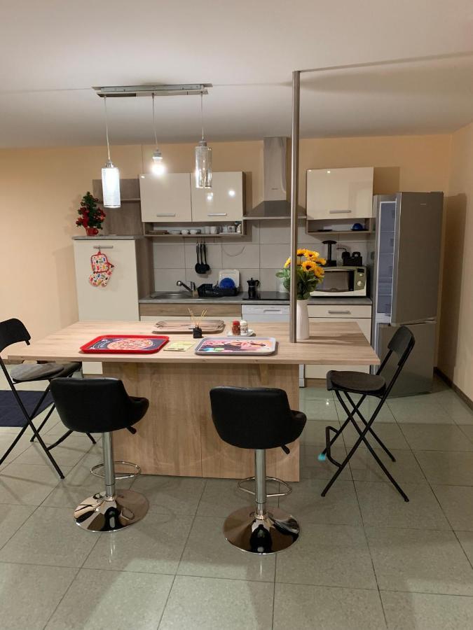 Deli Terasz B Apartman Free Parking, Self-Check-In Anytime 기오르 외부 사진