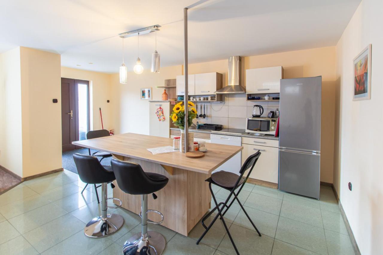 Deli Terasz B Apartman Free Parking, Self-Check-In Anytime 기오르 외부 사진