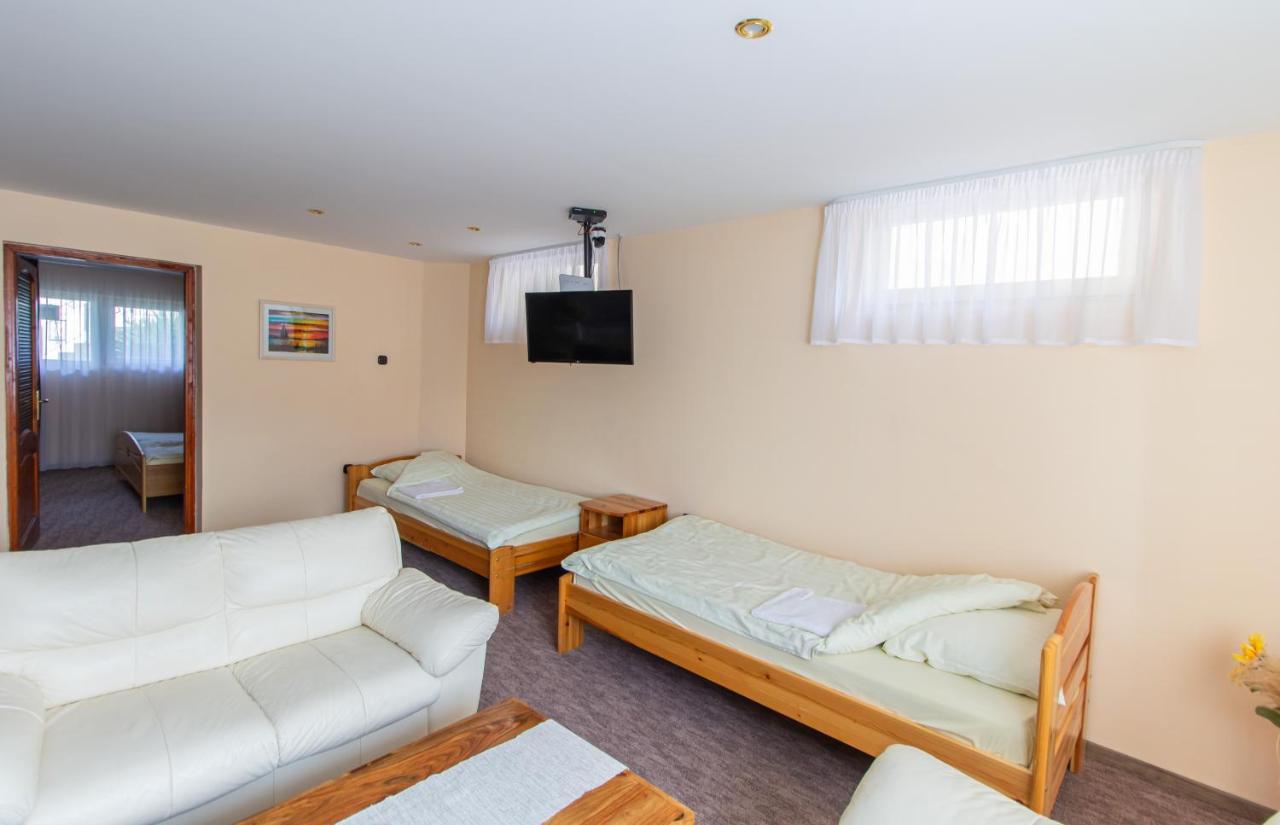 Deli Terasz B Apartman Free Parking, Self-Check-In Anytime 기오르 외부 사진