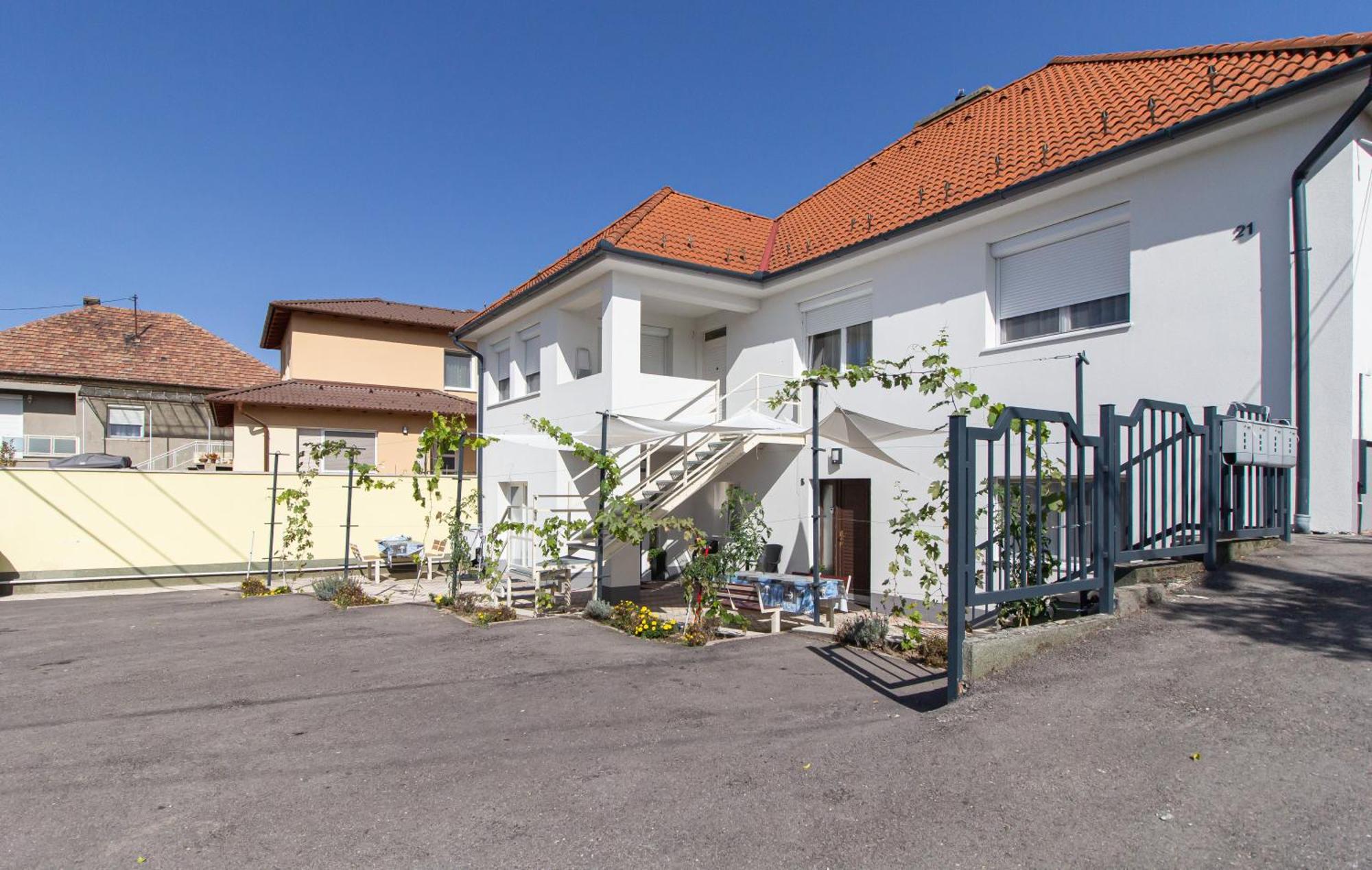 Deli Terasz B Apartman Free Parking, Self-Check-In Anytime 기오르 외부 사진